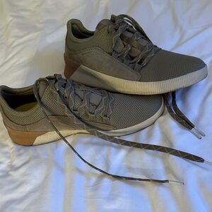 Sorel Womens Green Waterproof Sneakers Size 9